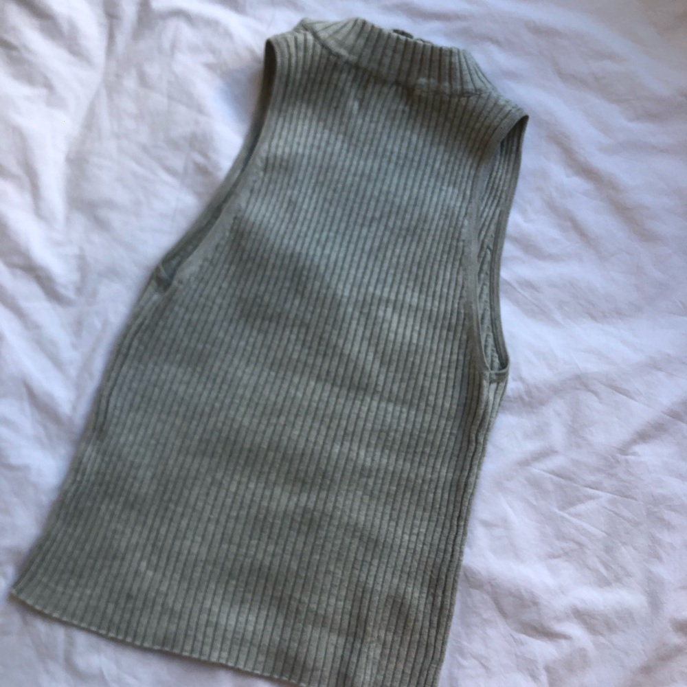 LF Grey Ribbed Cutout Tank - Picture 3 of 4